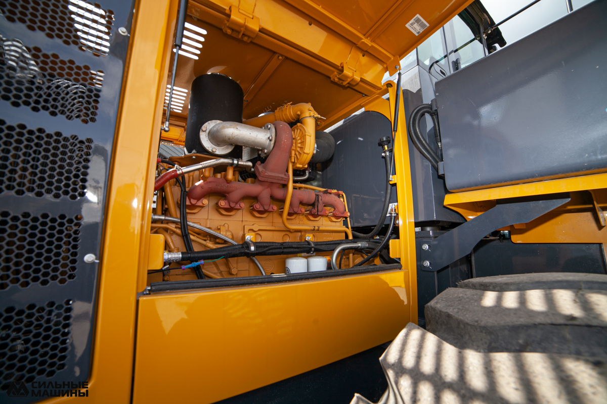 Фронтальный погрузчик XCMG LW550RU