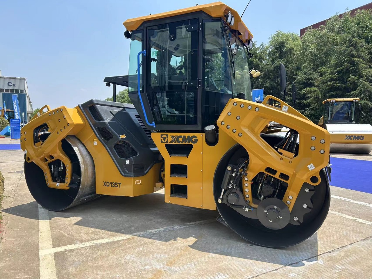 Каток асфальтовый XCMG XD135Т
