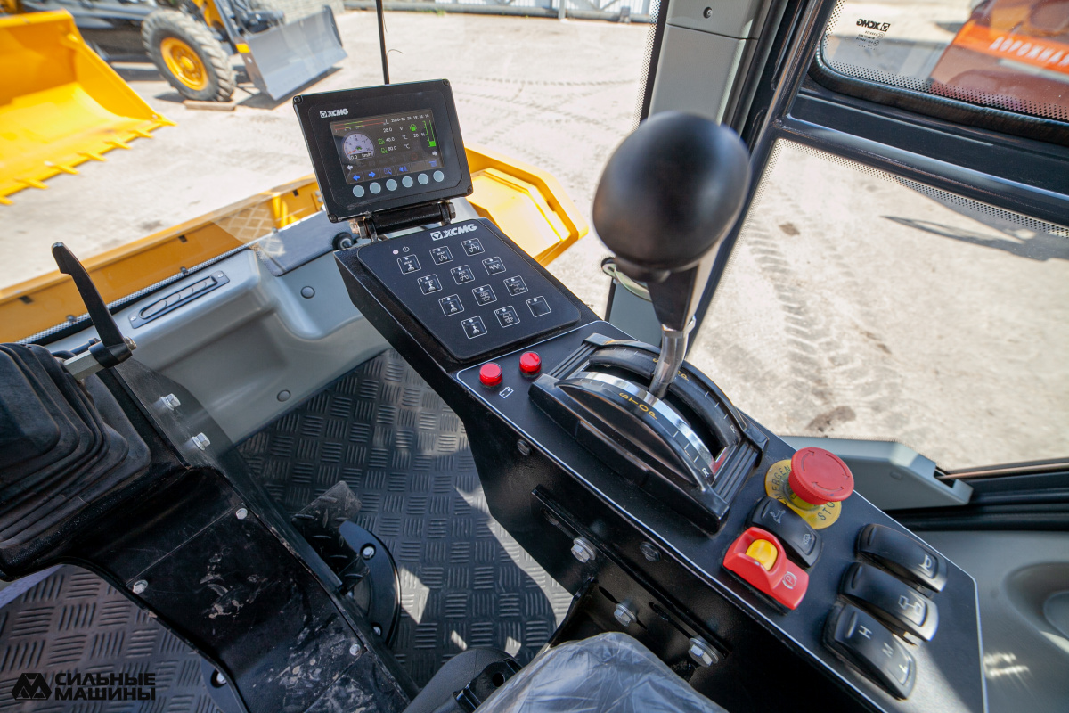 Каток асфальтовый XCMG XD123