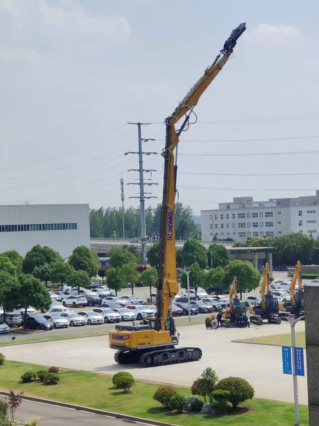 Экскаватор-разрушитель XE500DHR