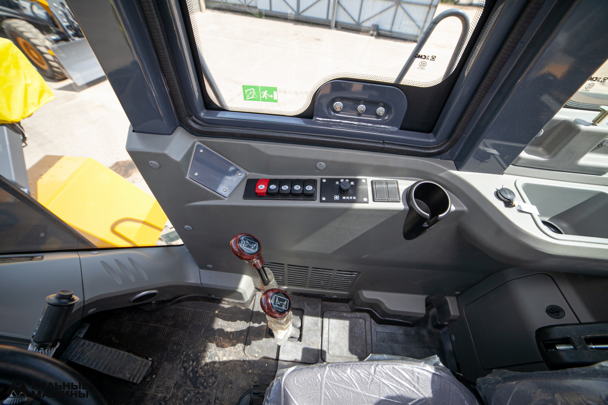 Фронтальный погрузчик XCMG LW500FN