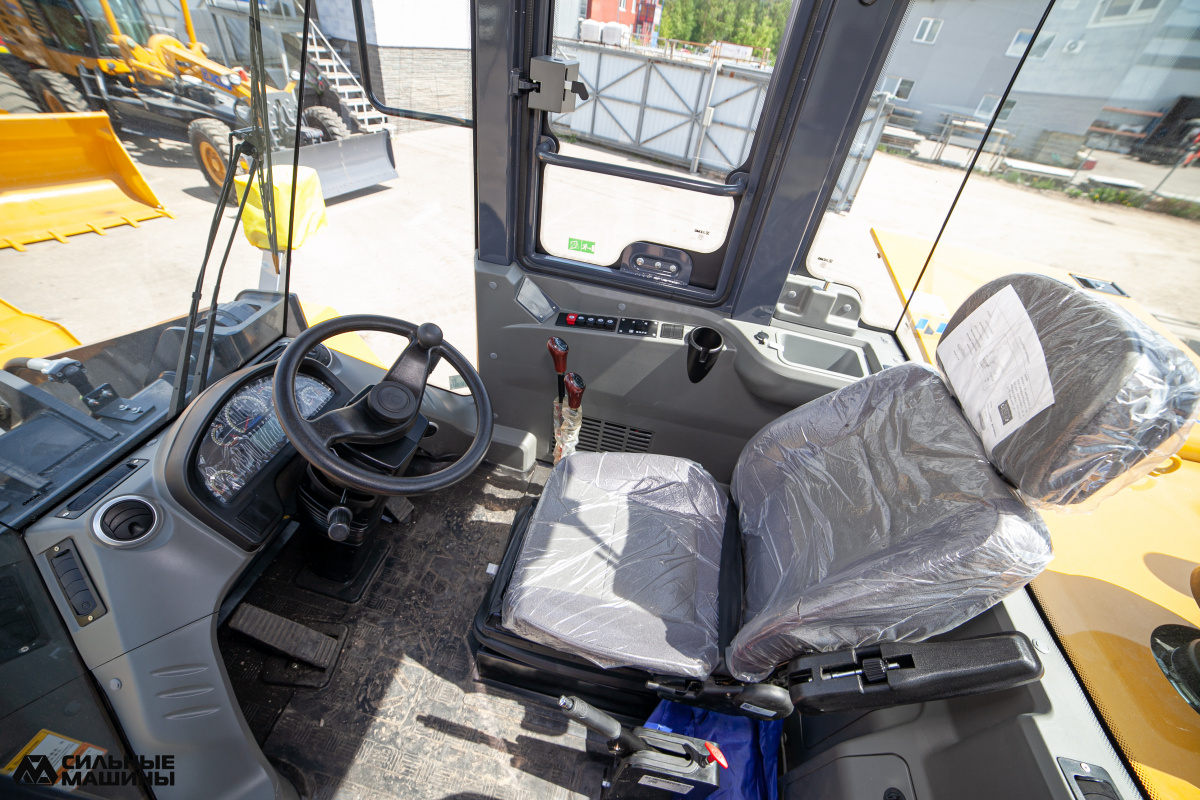 Фронтальный погрузчик XCMG LW500FN