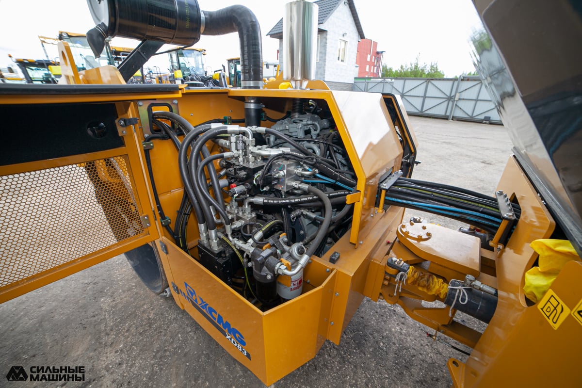 Каток асфальтовый XCMG XD83