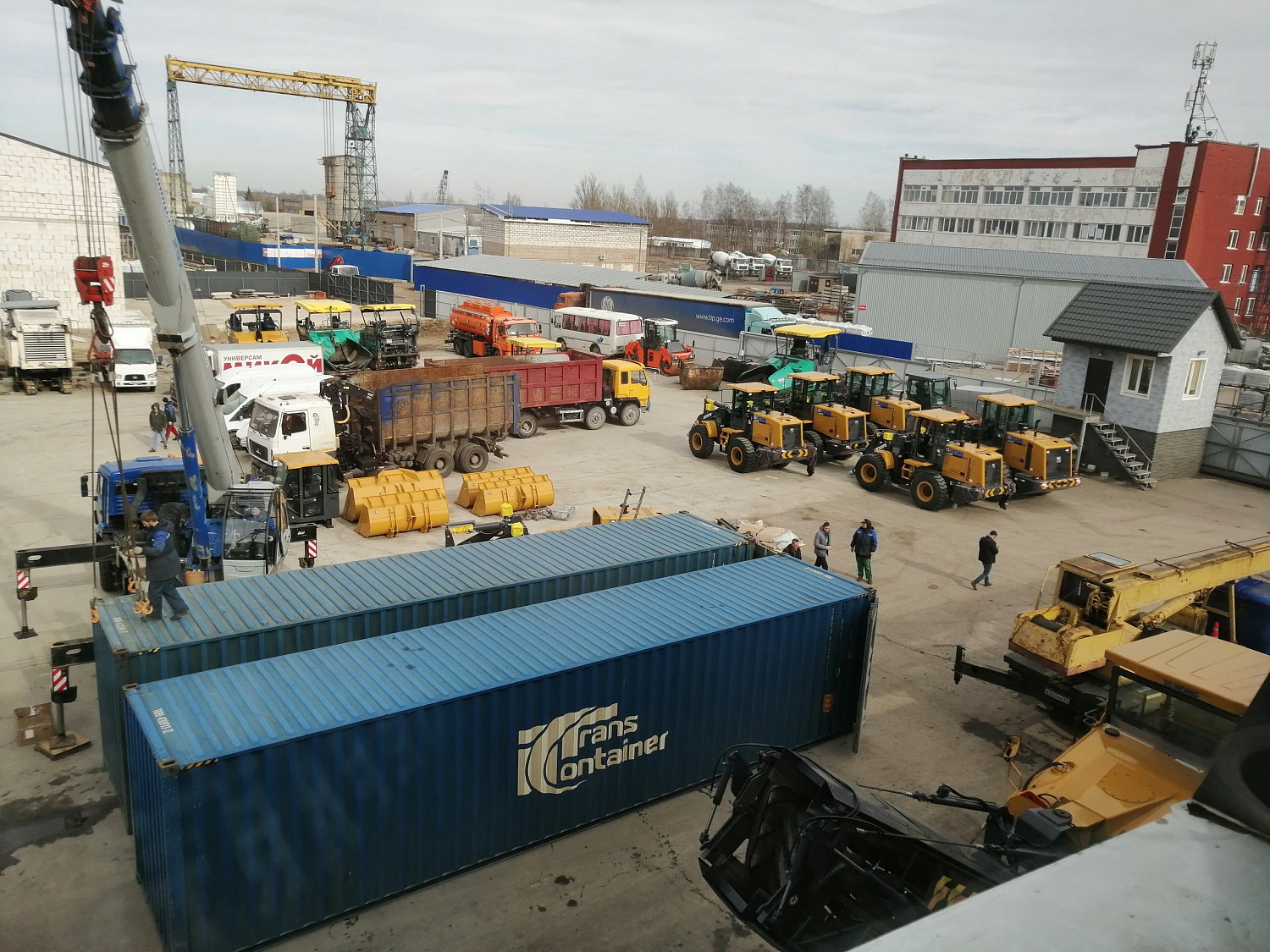 Свежее поступление дорожно-строительной техники на склады в Смоленске и Воронеже