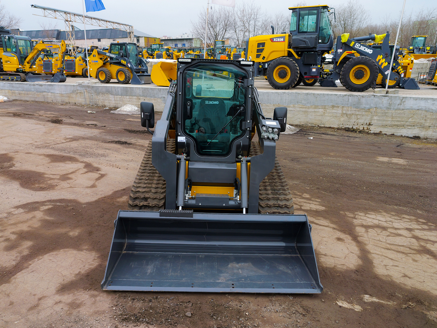 Мини-погрузчик XCMG SR740RU