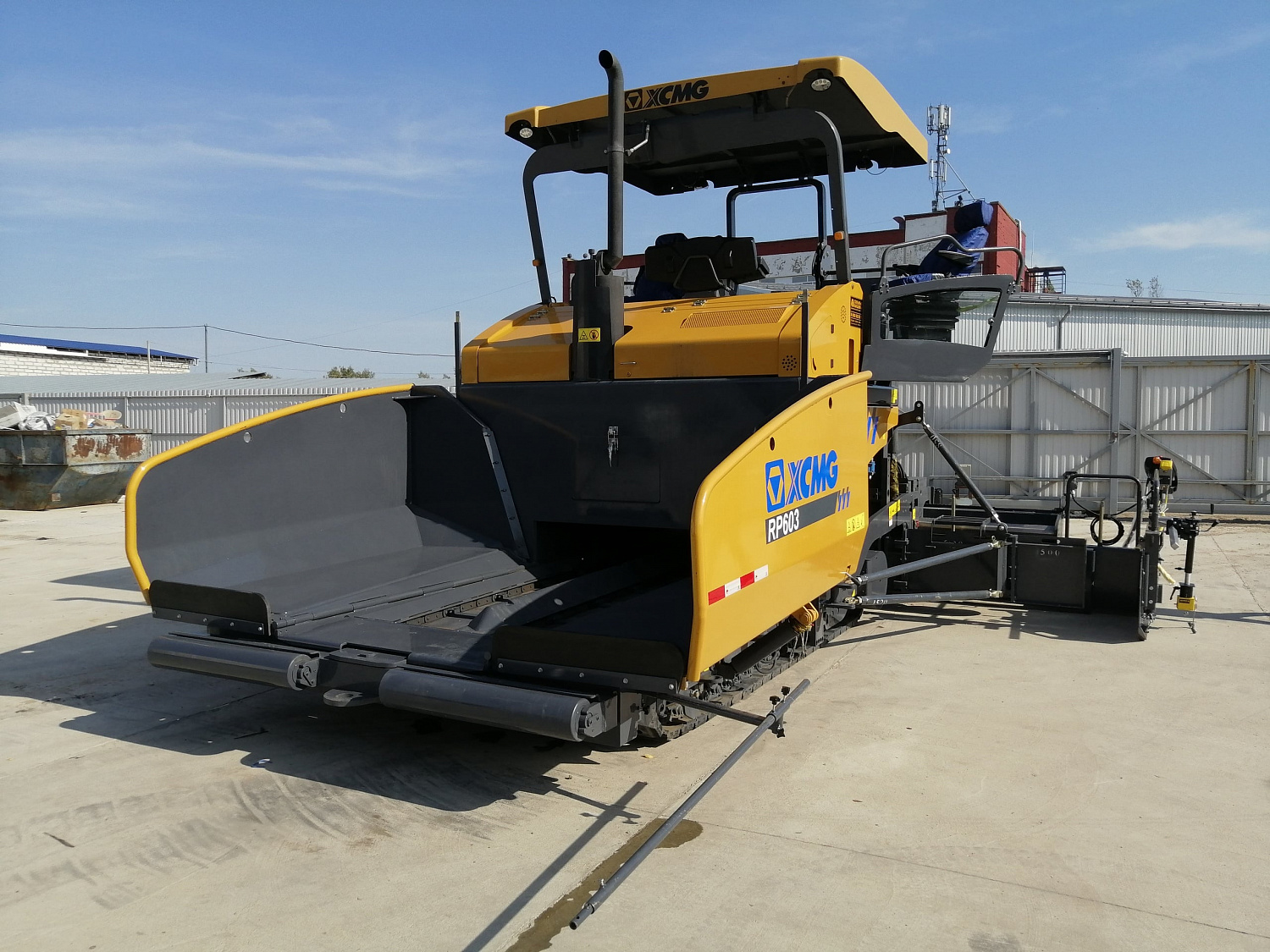 Свежее поступление дорожно-строительной техники на склады в Смоленске и Воронеже