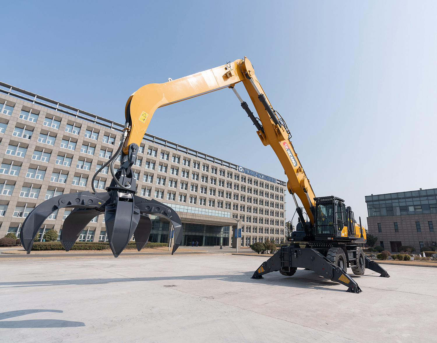 Экскаватор-перегружатель XE480WM